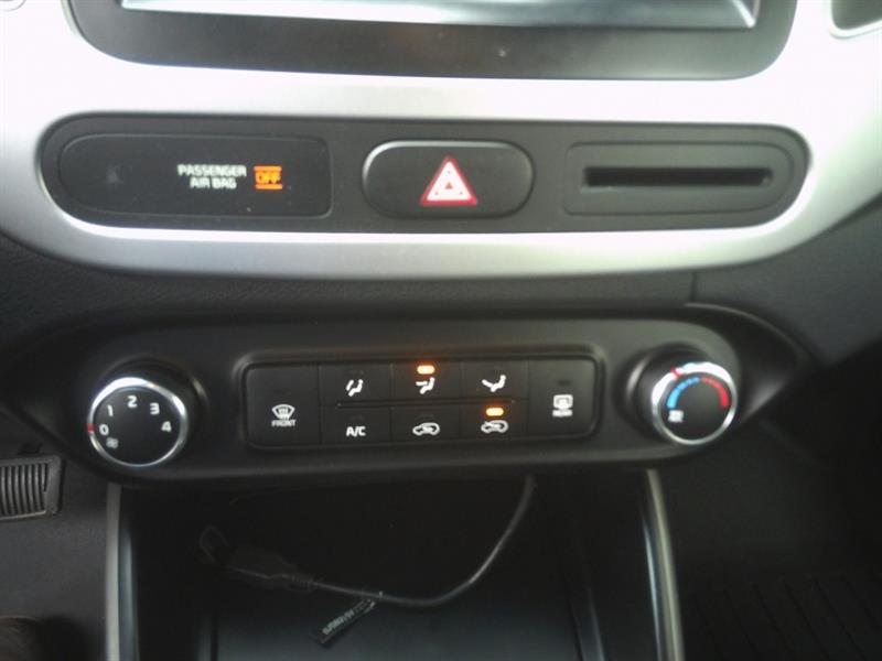 kia Rondo 2017 - 14