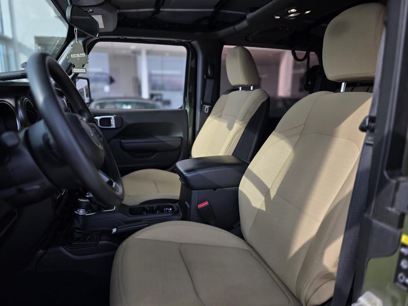 jeep Wrangler 2021 - 16
