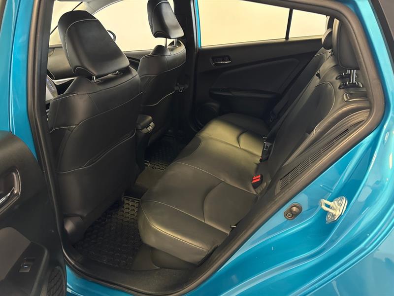 Toyota Prius Prime 16