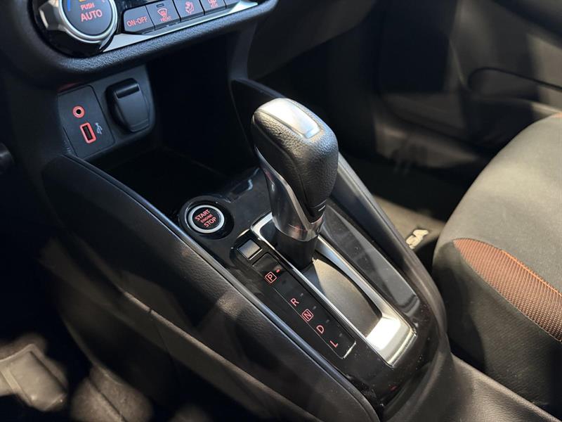 nissan Versa 2021 - 17