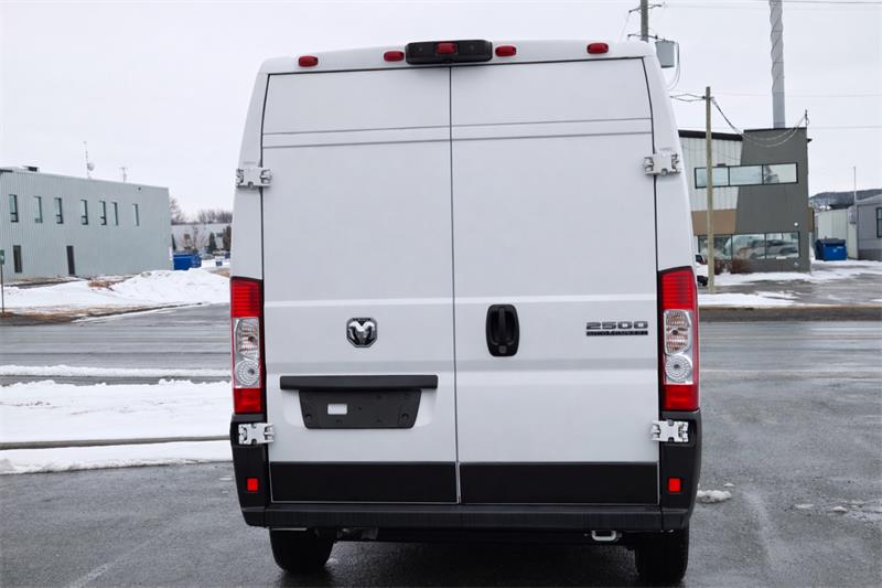 ram ProMaster fourgonnette utilitaire 2023 - 6
