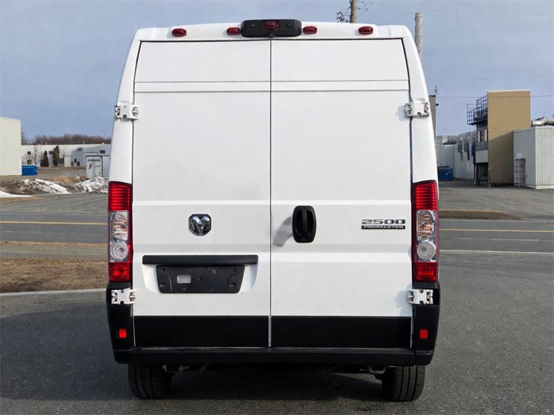 ram ProMaster fourgonnette utilitaire 2023 - 6