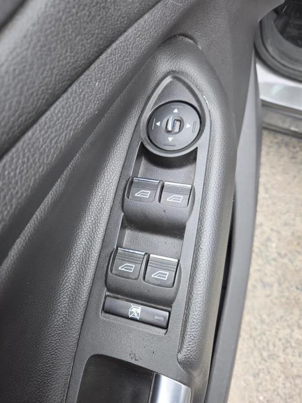 ford Escape 2015 - 17