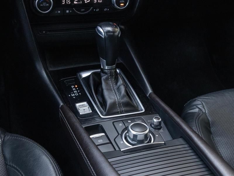 mazda Mazda3 2018 - 17