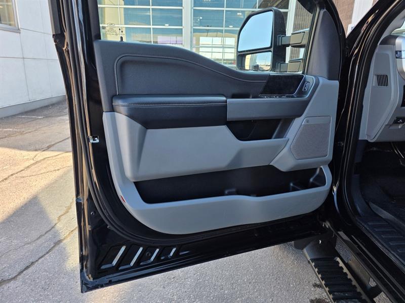 ford F-250SD 2023 - 19