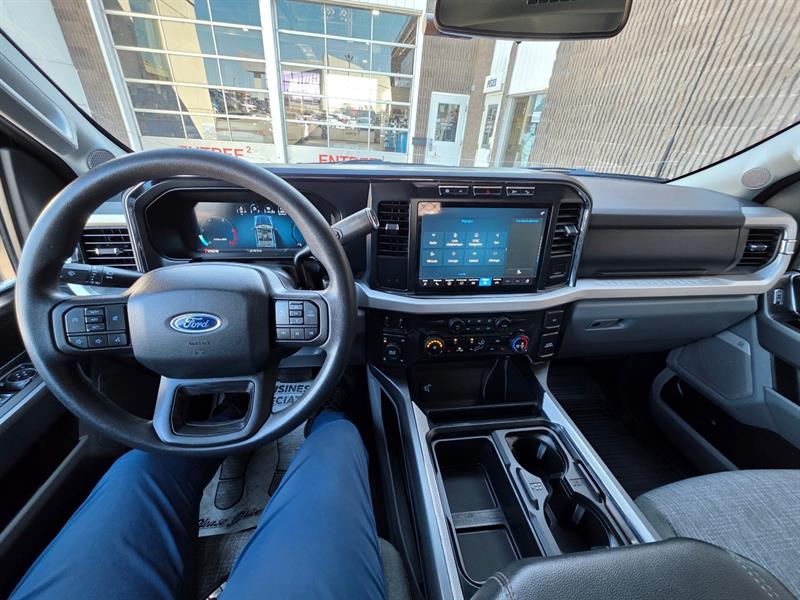 ford F-250SD 2023 - 28