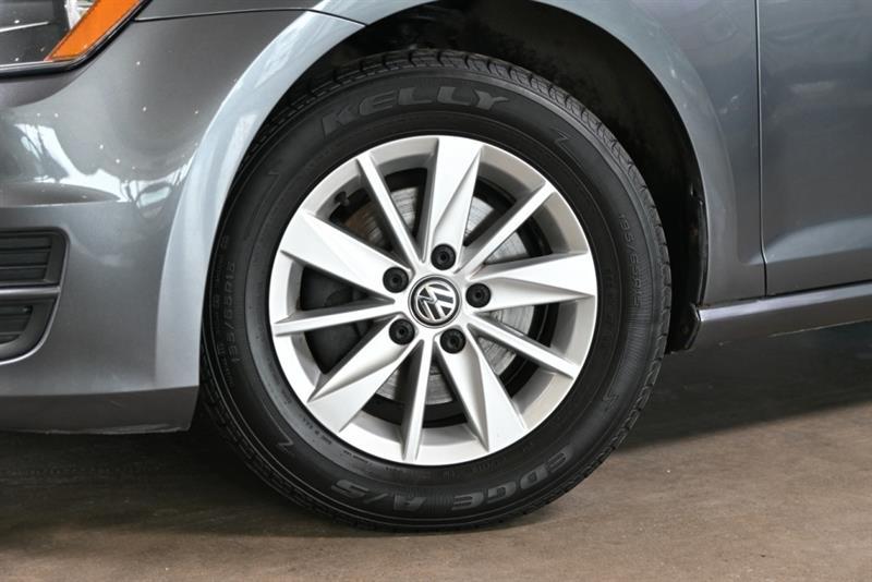 2016 Volkswagen Golf - Image 3