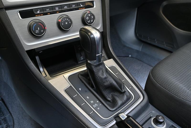 2016 Volkswagen Golf - Image 27