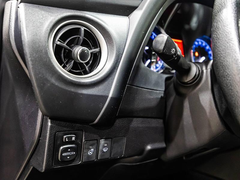 2017 Toyota Corolla - Image 21