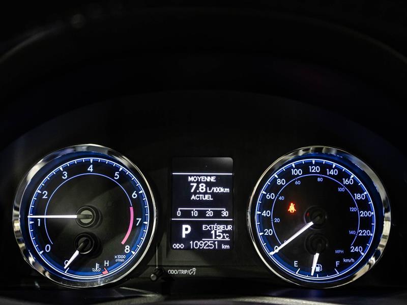 2017 Toyota Corolla - Image 23