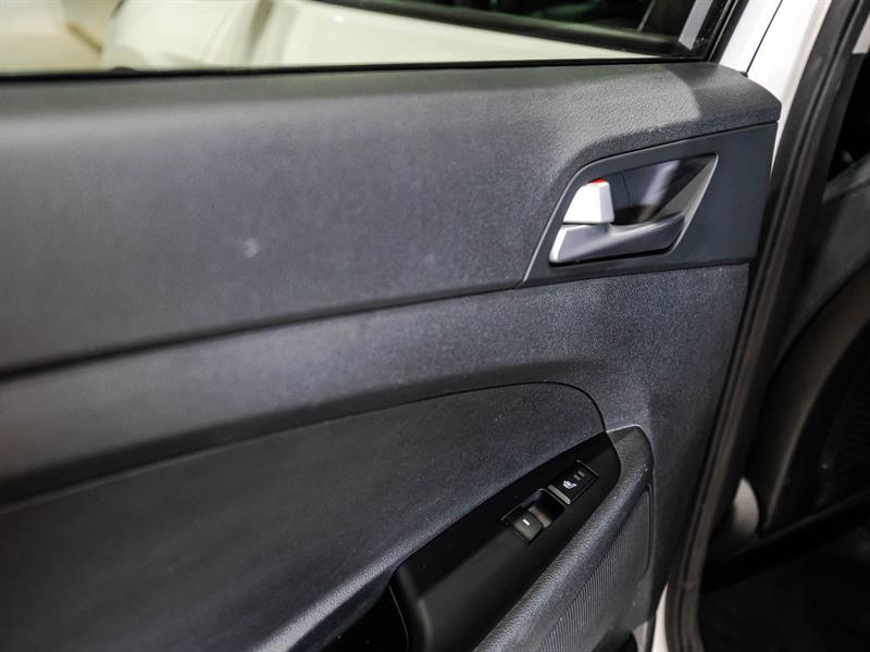 2017 Hyundai Tucson - Image 12