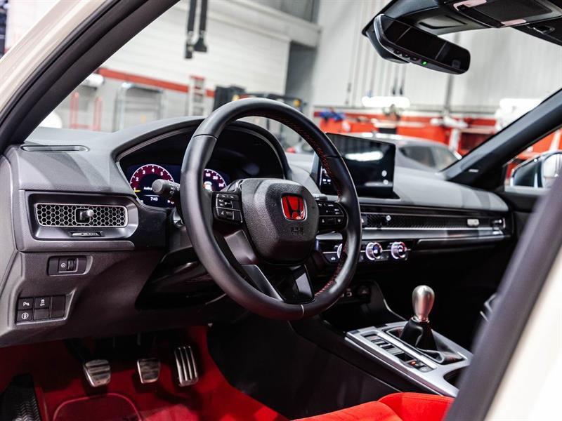 2025 Honda Civic - Image 20