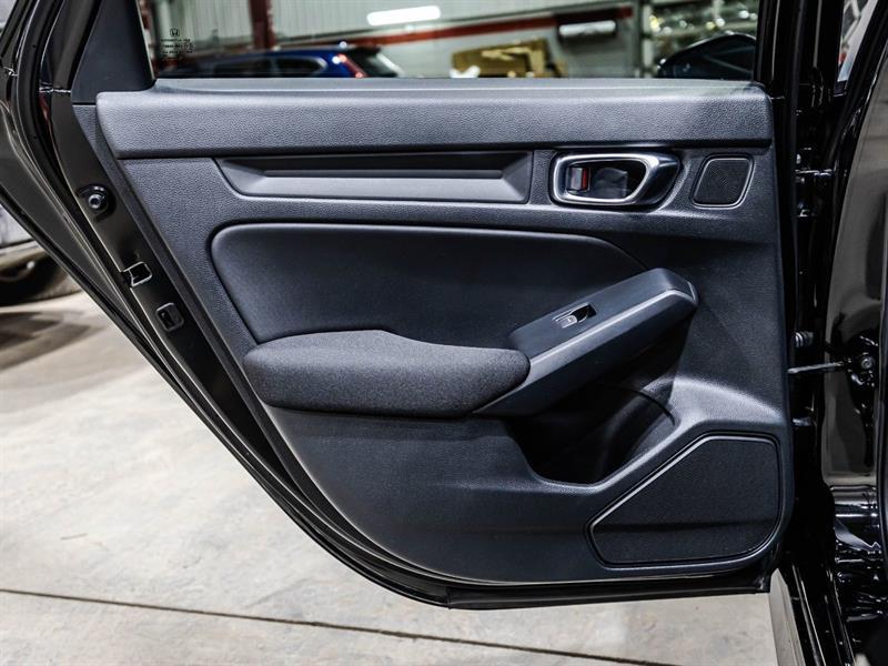 2025 Honda Civic - Image 12