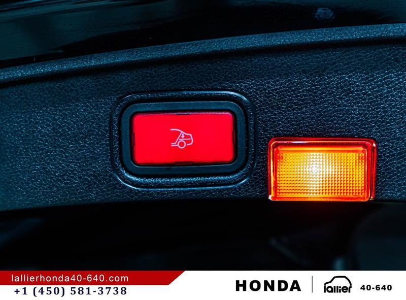 2019 Mercedes-Benz C-Class - Image 12