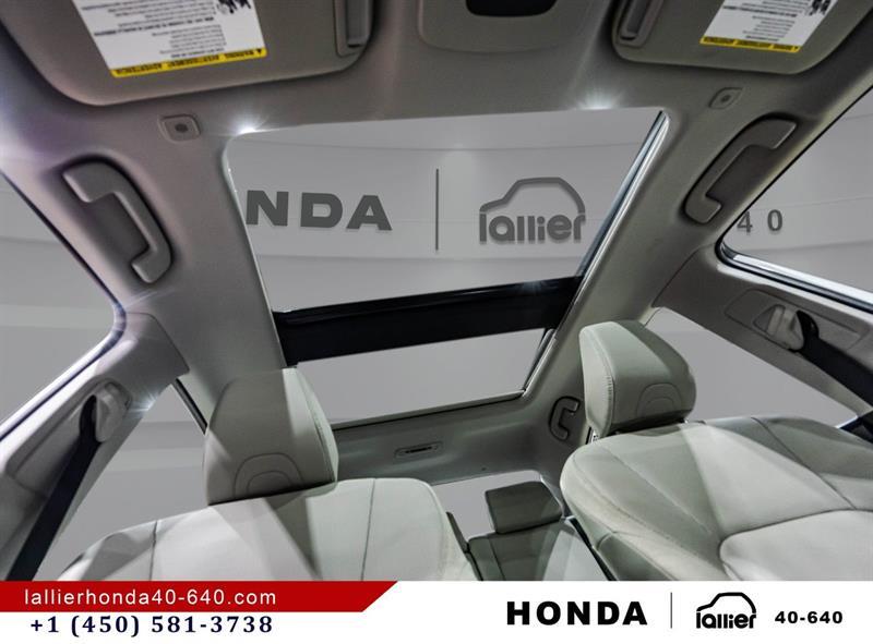 2025 Toyota Camry - Image 18