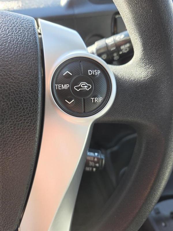 2016 Toyota Prius - Image 16