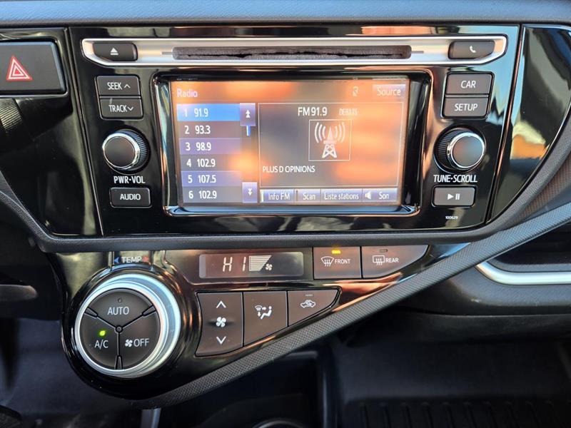 2016 Toyota Prius - Image 19