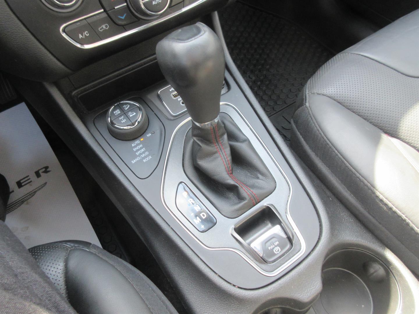 jeep Cherokee 2021 - 36