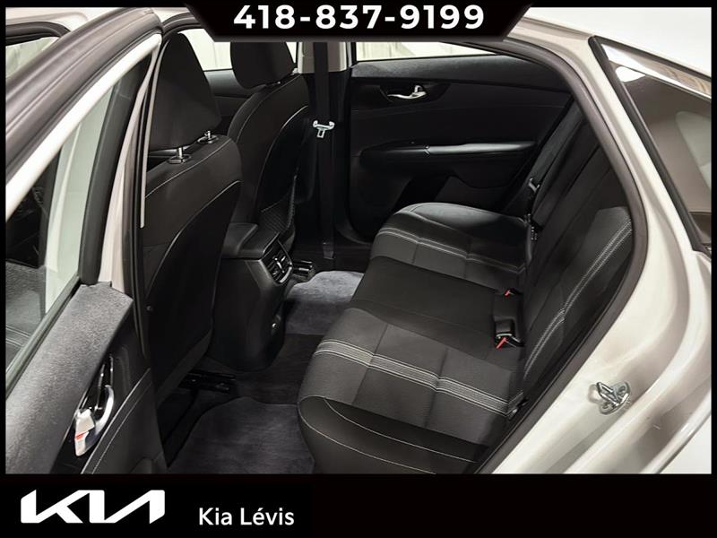 kia Forte 2022 - 13