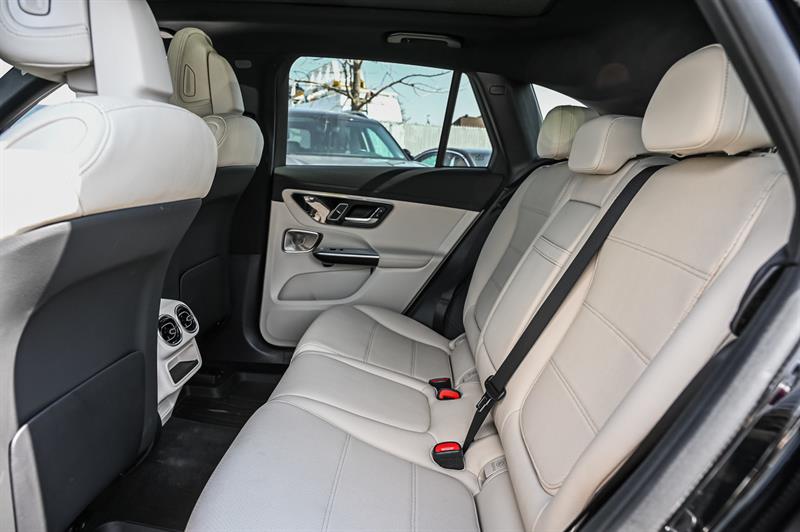 mercedes-benz GLC300 2025 - 26