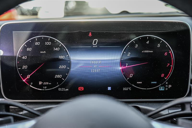 mercedes-benz C300 2024 - 21