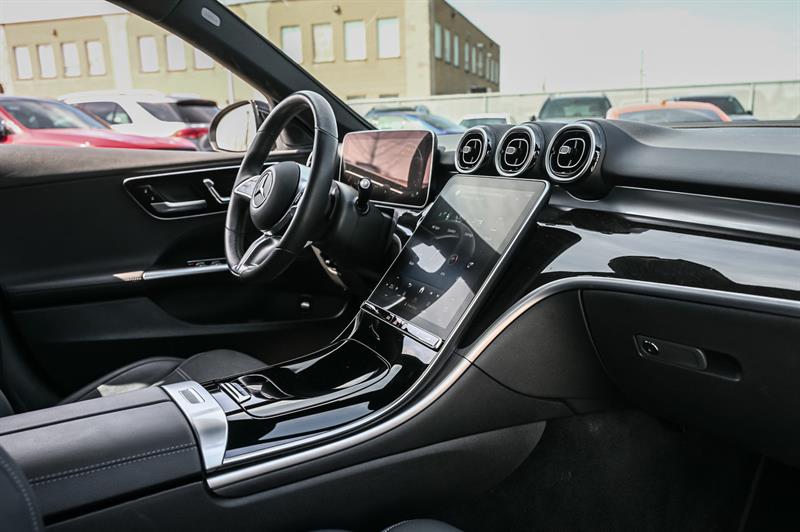 mercedes-benz C300 2024 - 26