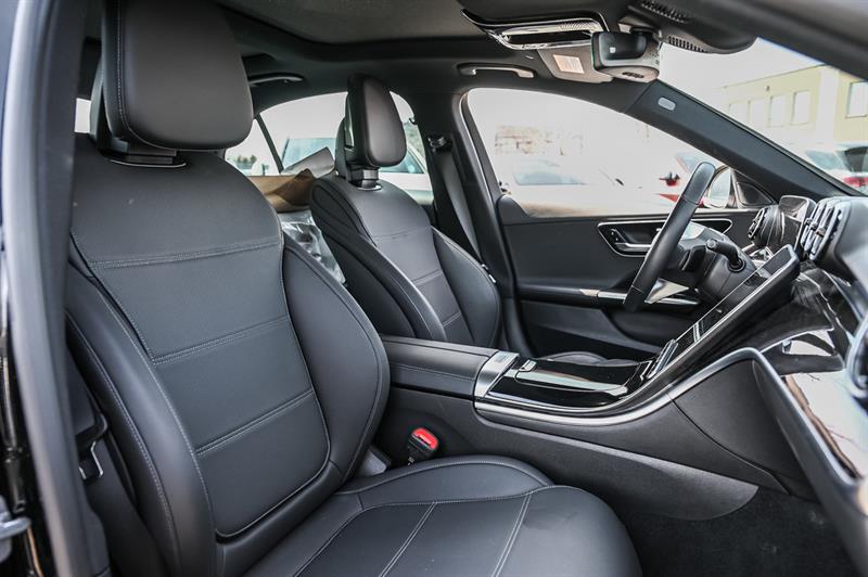 mercedes-benz C300 2024 - 27