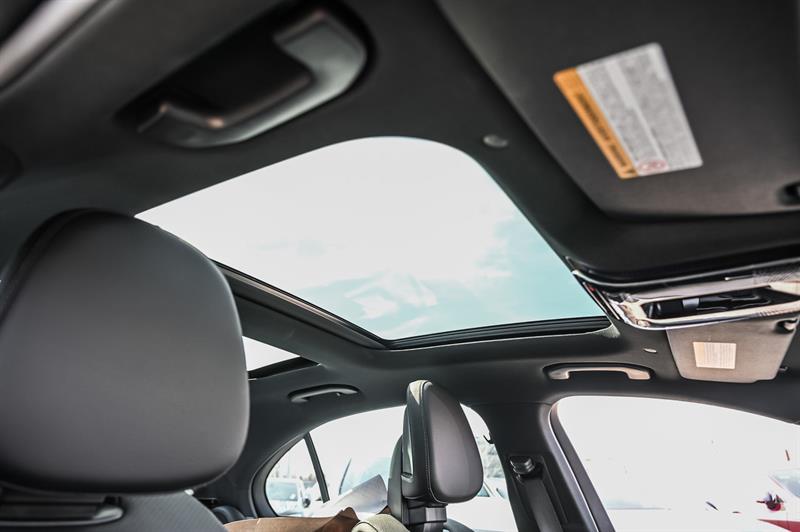 mercedes-benz C300 2024 - 28