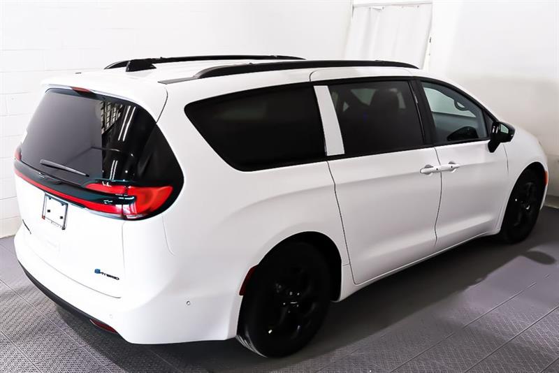 chrysler Pacifica Hybrid 2024 - 8