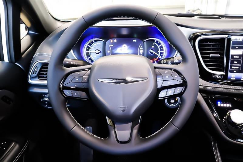 chrysler Pacifica Hybrid 2024 - 14