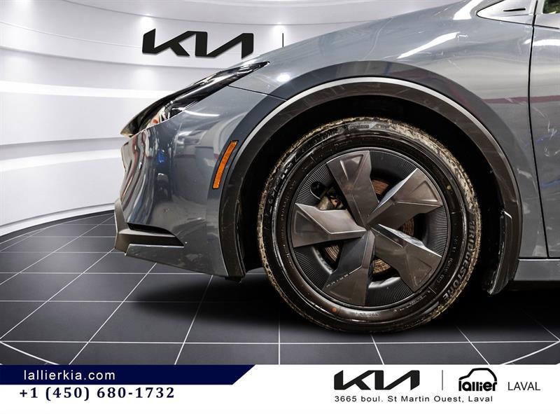 2024 Toyota Prius - Image 10