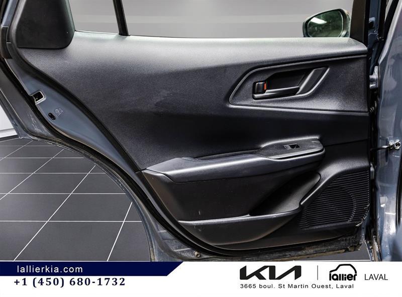 2024 Toyota Prius - Image 12