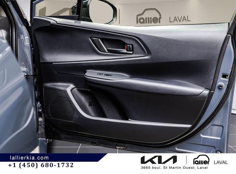 2024 Toyota Prius - Image 16