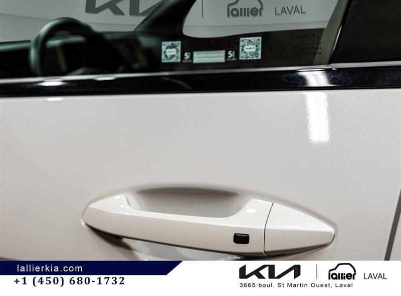 2025 Kia Sportage - Image 11