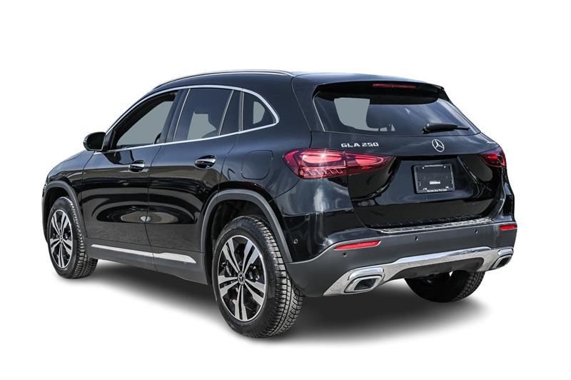 2025 Mercedes-Benz GLA - Image 10