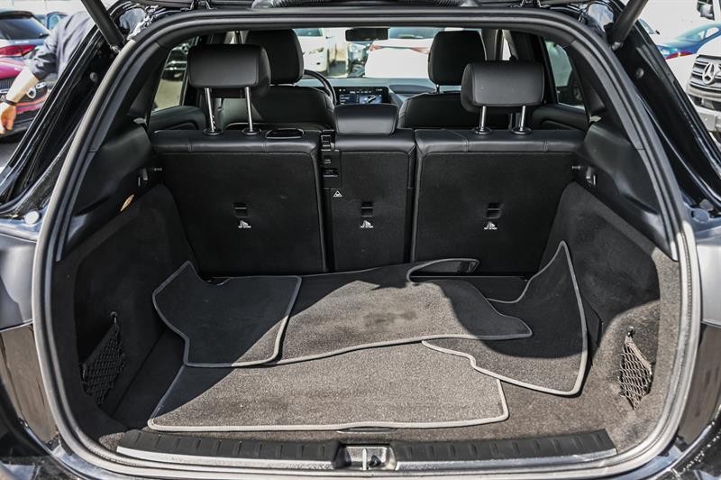 2025 Mercedes-Benz GLA - Image 16