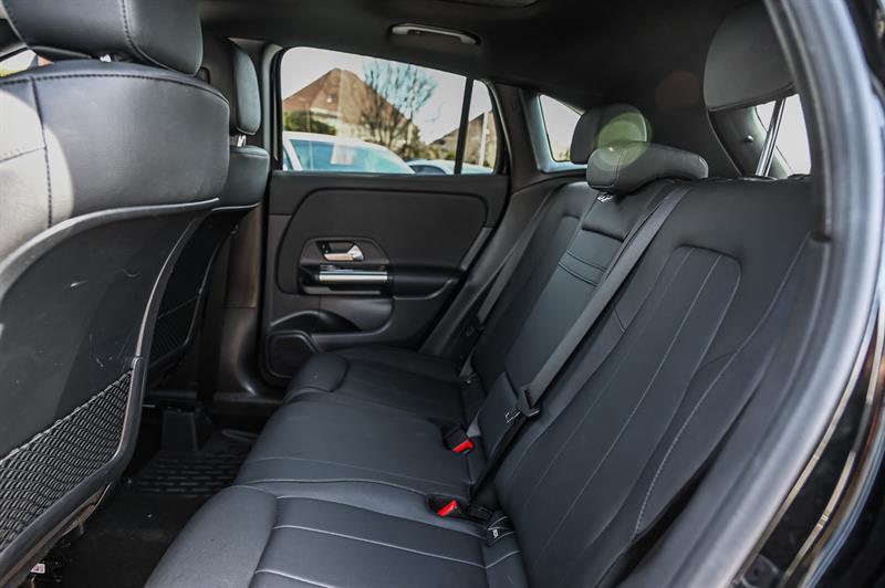 2025 Mercedes-Benz GLA - Image 25