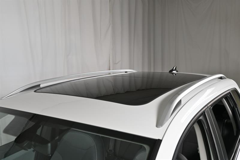 2022 Volkswagen Taos - Image 4