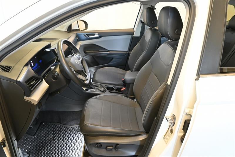 2022 Volkswagen Taos - Image 18