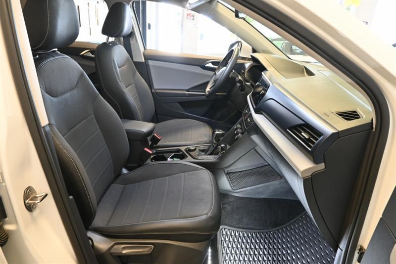 2022 Volkswagen Taos - Image 32