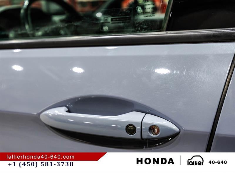 2022 Honda Ridgeline - Image 11