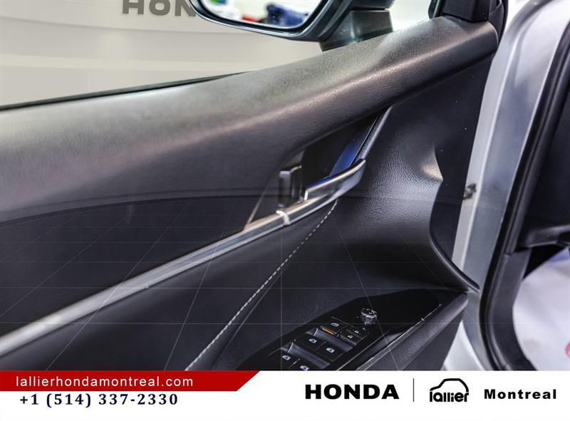 2018 Toyota Camry - Image 11