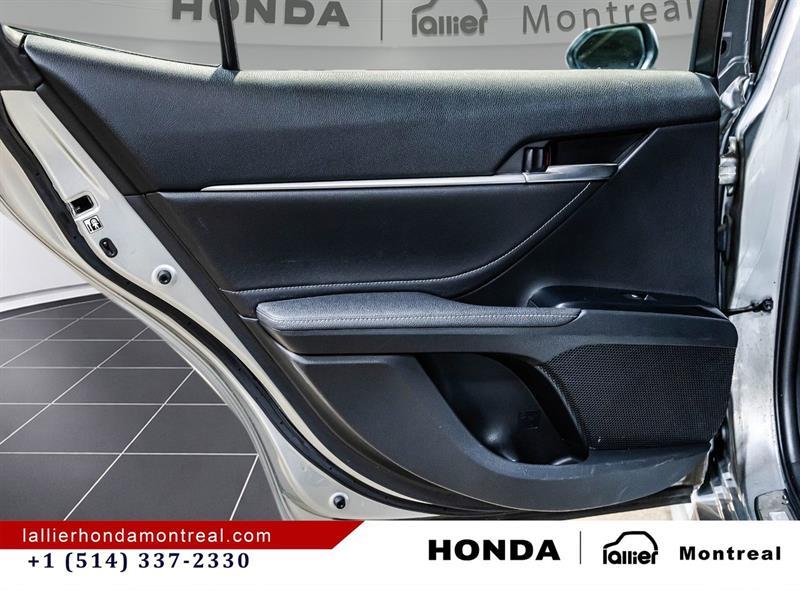 2018 Toyota Camry - Image 12