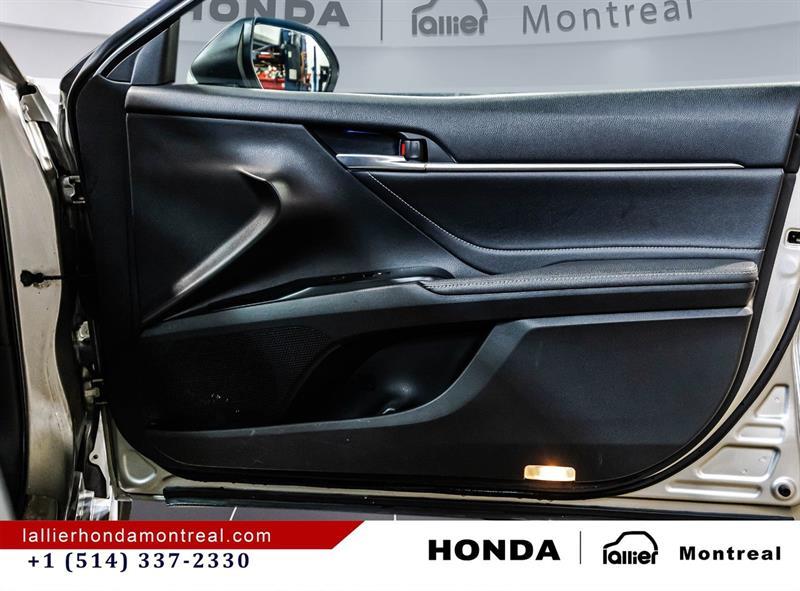 2018 Toyota Camry - Image 18