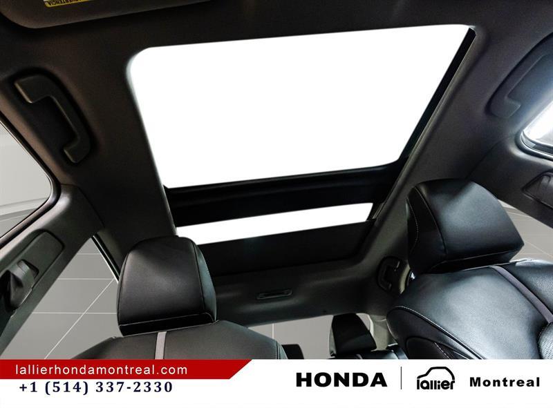 2018 Toyota Camry - Image 20