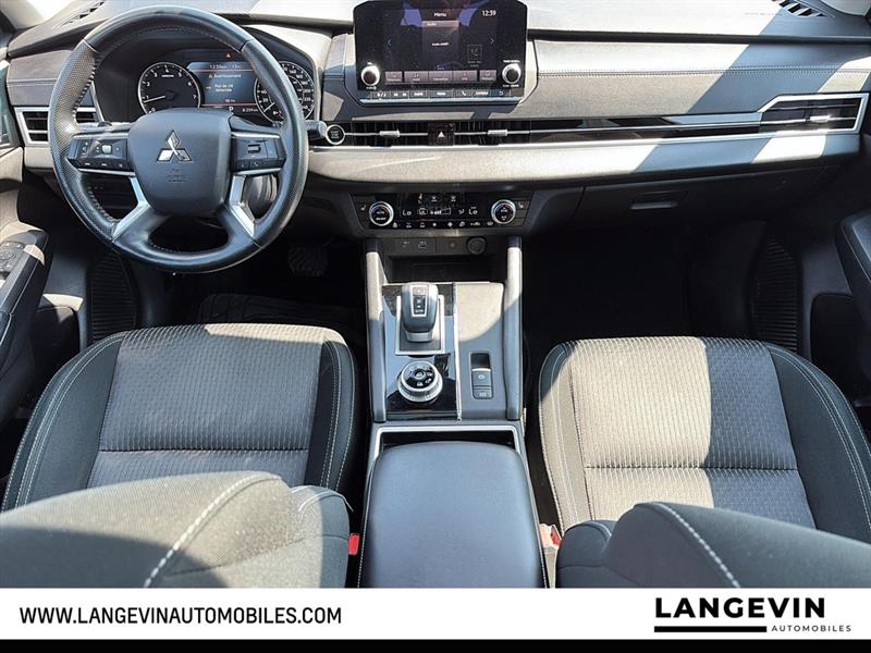 mitsubishi Outlander 2022 - 13