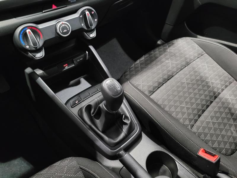 kia Rio5 2021 - 17