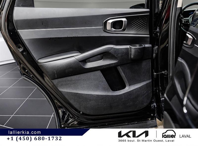 2025 Kia Sorento - Image 13