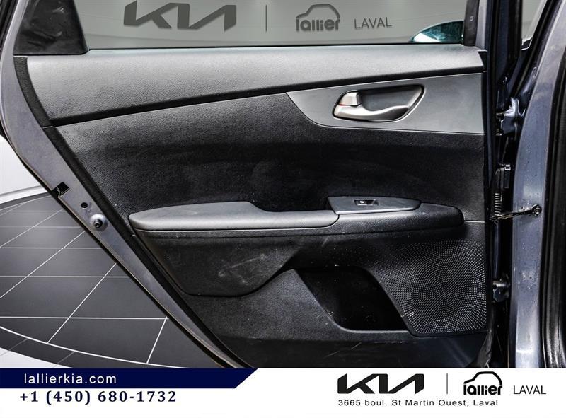 2019 Kia Forte - Image 12