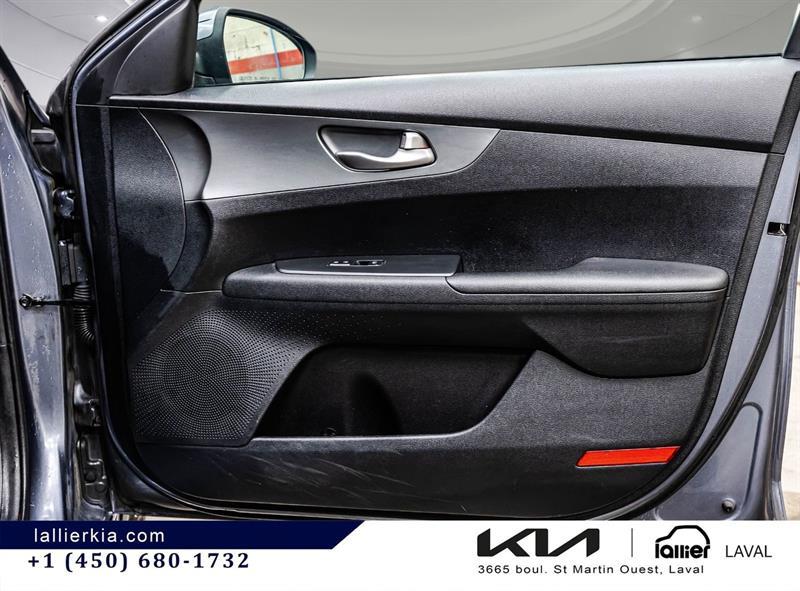 2019 Kia Forte - Image 16